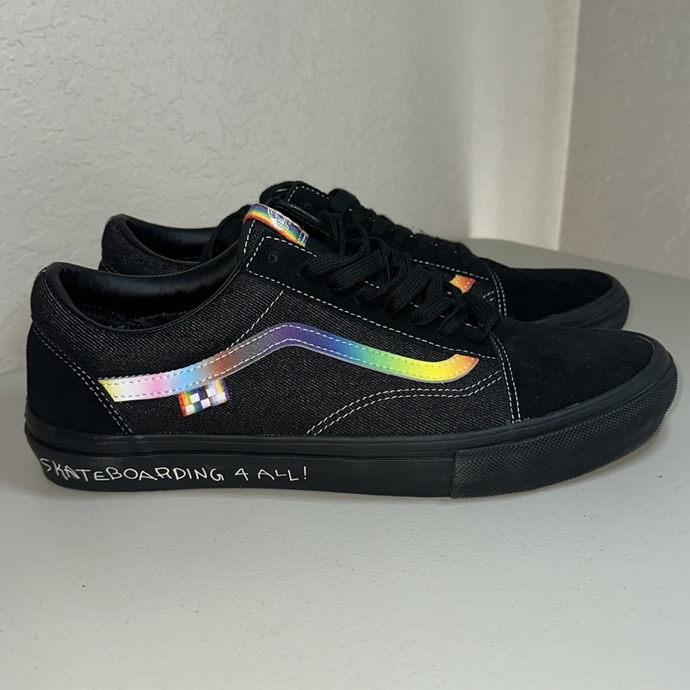 VANS SKATE OLD SKOOL NEW, size 13, very comfy, last one! VN0005W0E4F